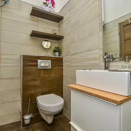 Heart With Free Private Parking Apartament