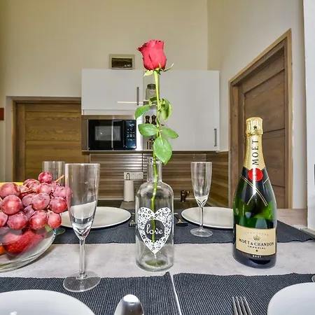 Heart With Free Private Parking Apartament