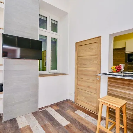 Heart With Free Private Parking Apartament *